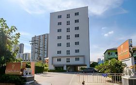 Townhouse Siam Privi Hotel